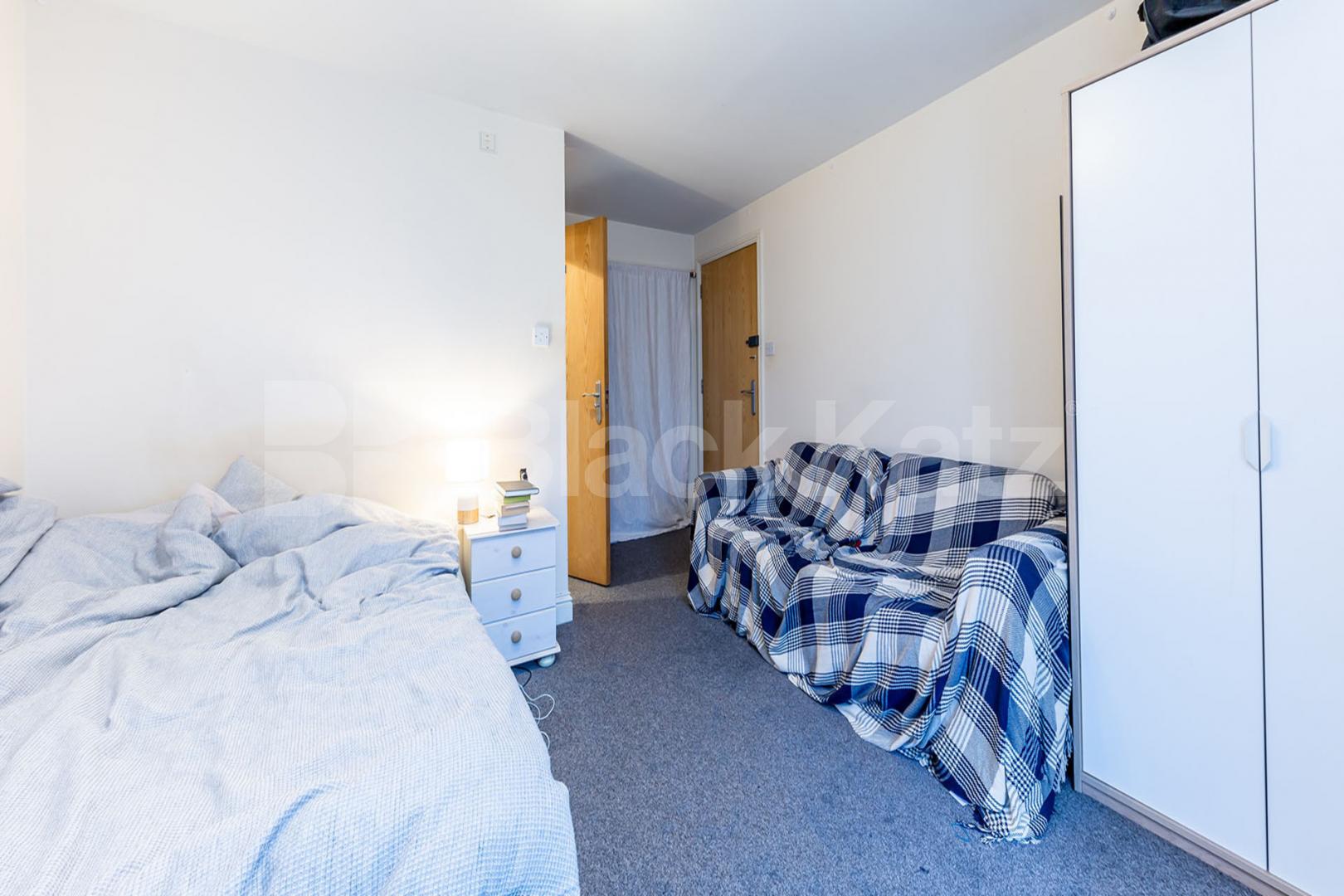 			3 Bedroom, 2 bath, 1 reception Flat			 Manor Gardens, Holloway