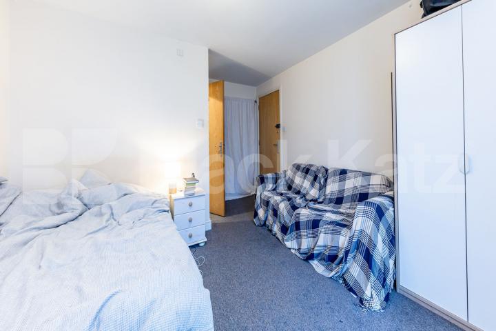 			3 Bedroom, 2 bath, 1 reception Flat			 Manor Gardens, Holloway