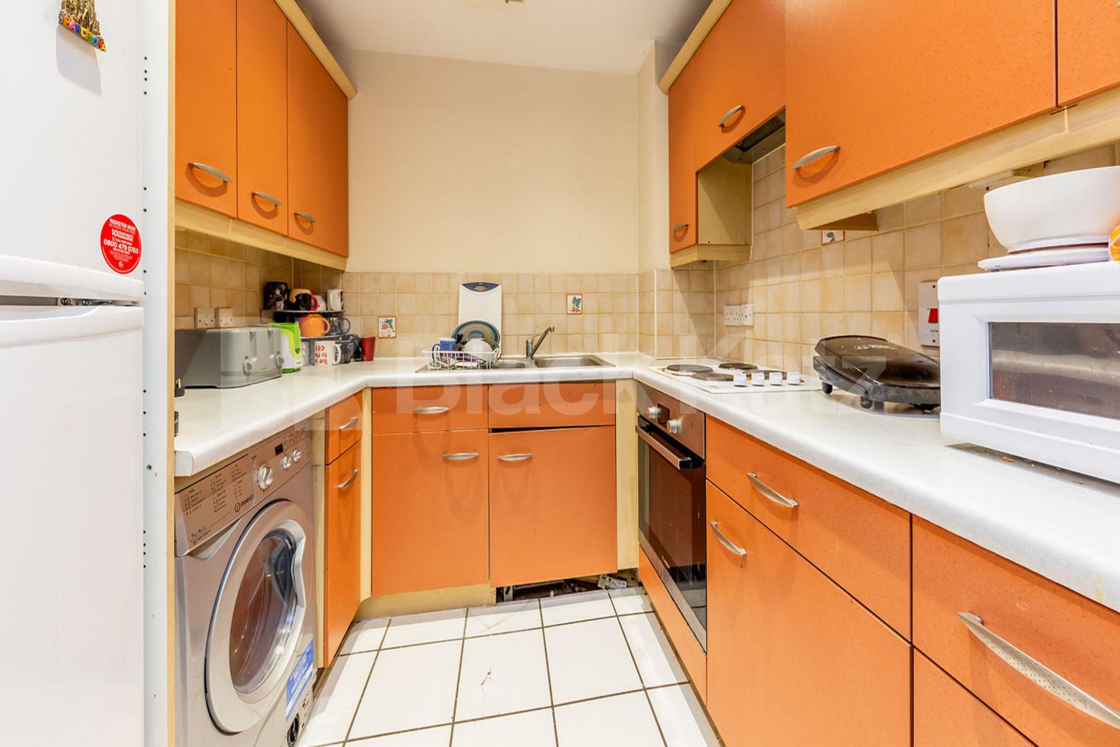 			3 Bedroom, 2 bath, 1 reception Flat			 Manor Gardens, Holloway