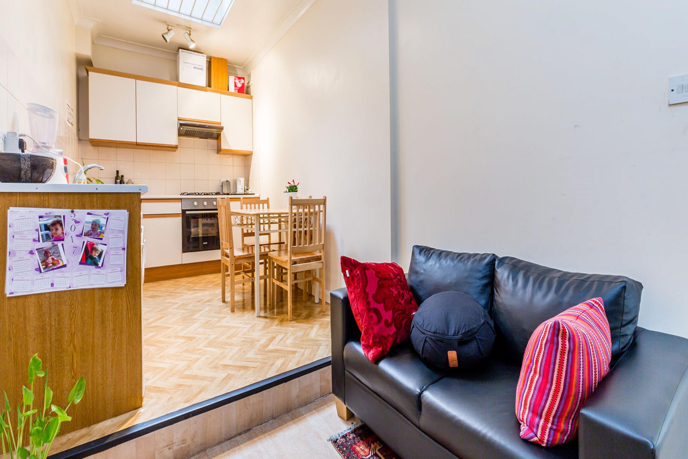 Cosy 1 double bedroom property located a few seconds to Highbury & islington Upper Street  , Highbury & Islington  N1