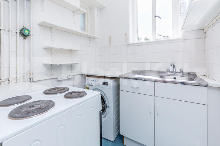 Located within a period conversion situated on the raised ground floor Cathcart Hill, Dartmouth Park