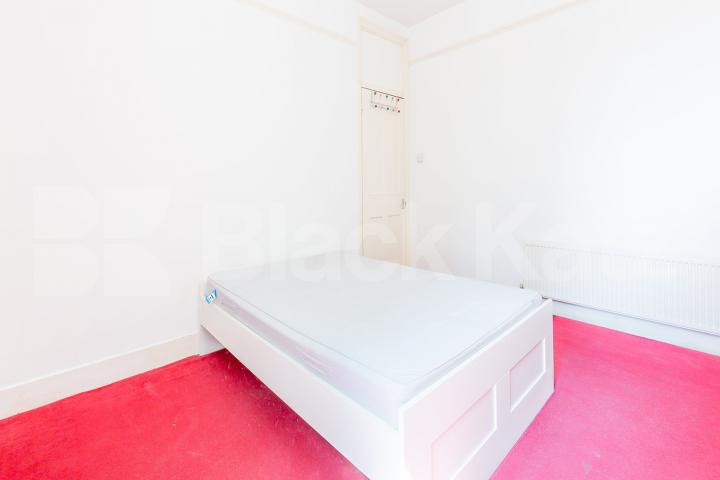 Located within a period conversion situated on the raised ground floor Cathcart Hill, Dartmouth Park