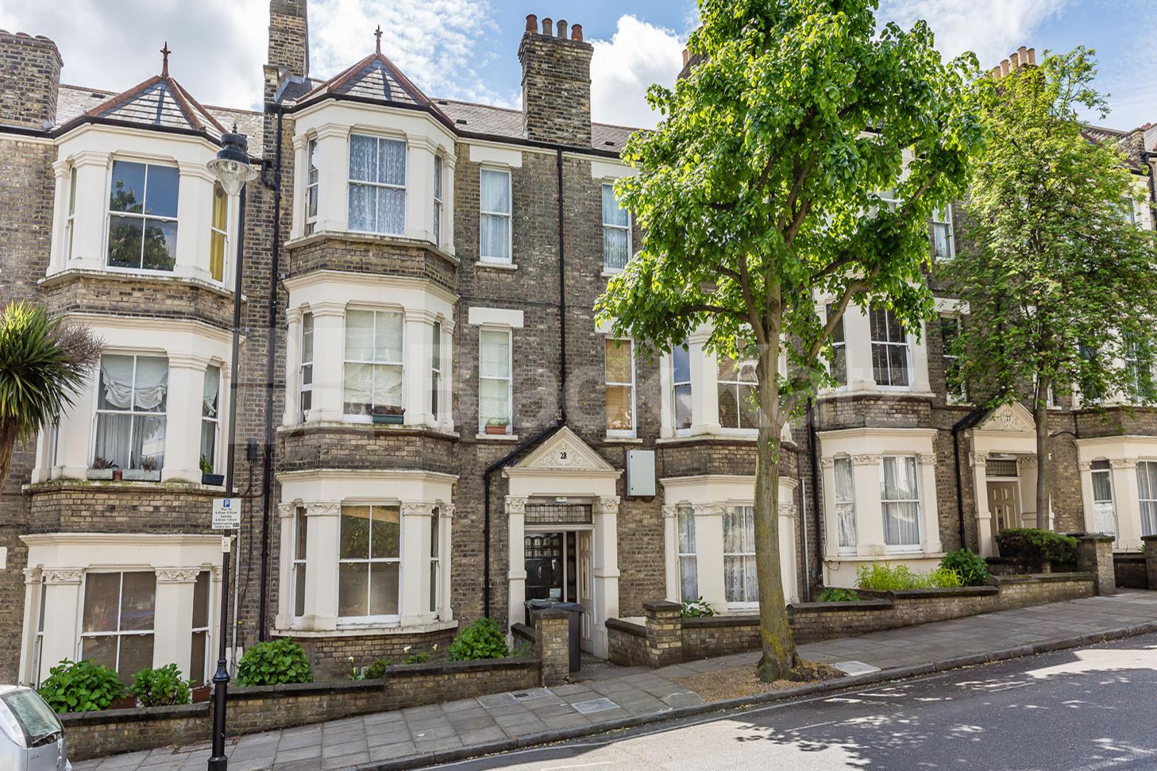 Located within a period conversion situated on the raised ground floor Cathcart Hill, Dartmouth Park