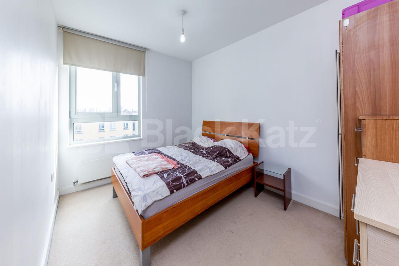 Located within a popular development in Eden Grove with concierge Eden Grove, Holloway