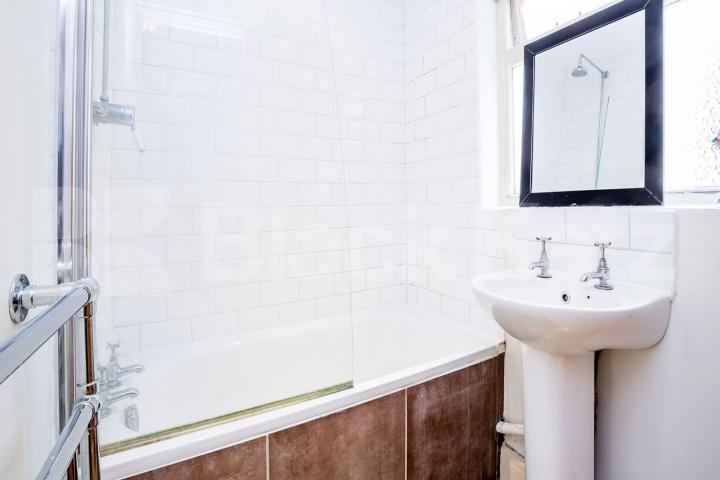 Cosy one bedroom property located close to Turnpike Lane Harringay Road, Harringay
