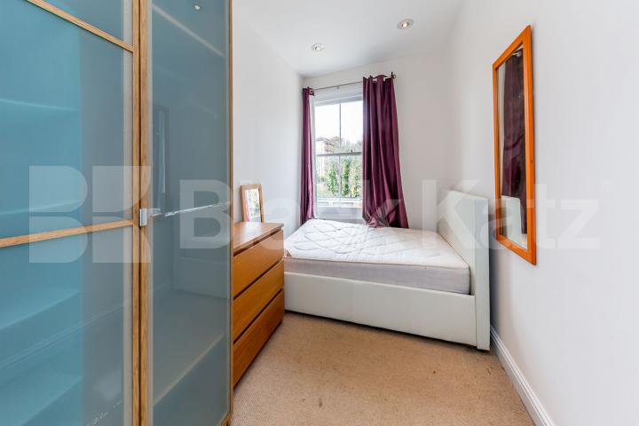 First floor 2 double bedroom property located only a short walk to Finsbury Park Mount Pleasant Cresent , Stroud Green