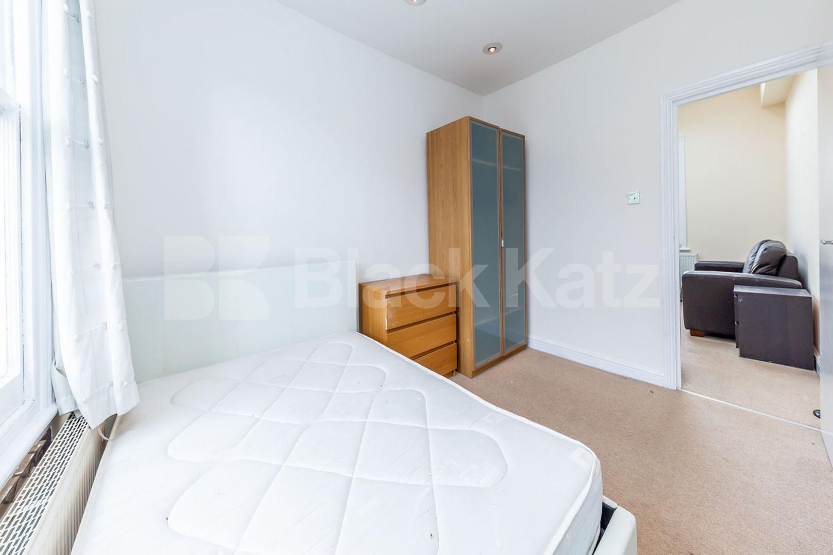 First floor 2 double bedroom property located only a short walk to Finsbury Park Mount Pleasant Cresent , Stroud Green