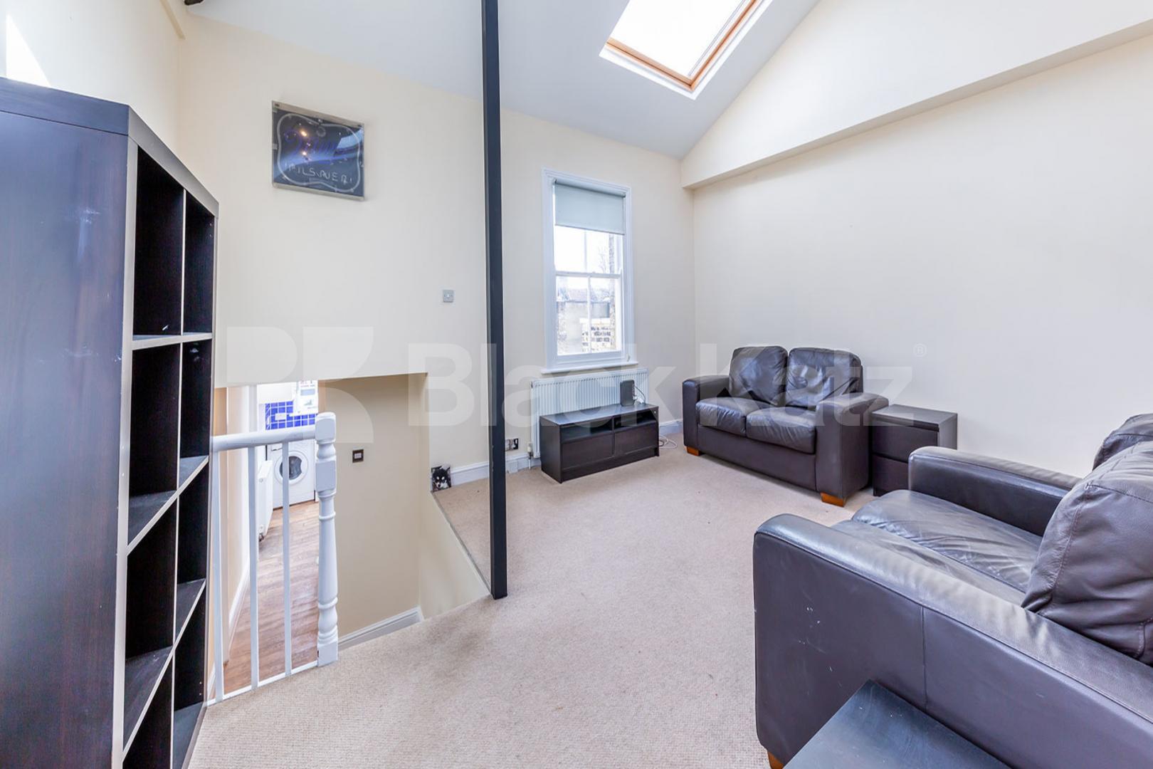 First floor 2 double bedroom property located only a short walk to Finsbury Park Mount Pleasant Cresent , Stroud Green