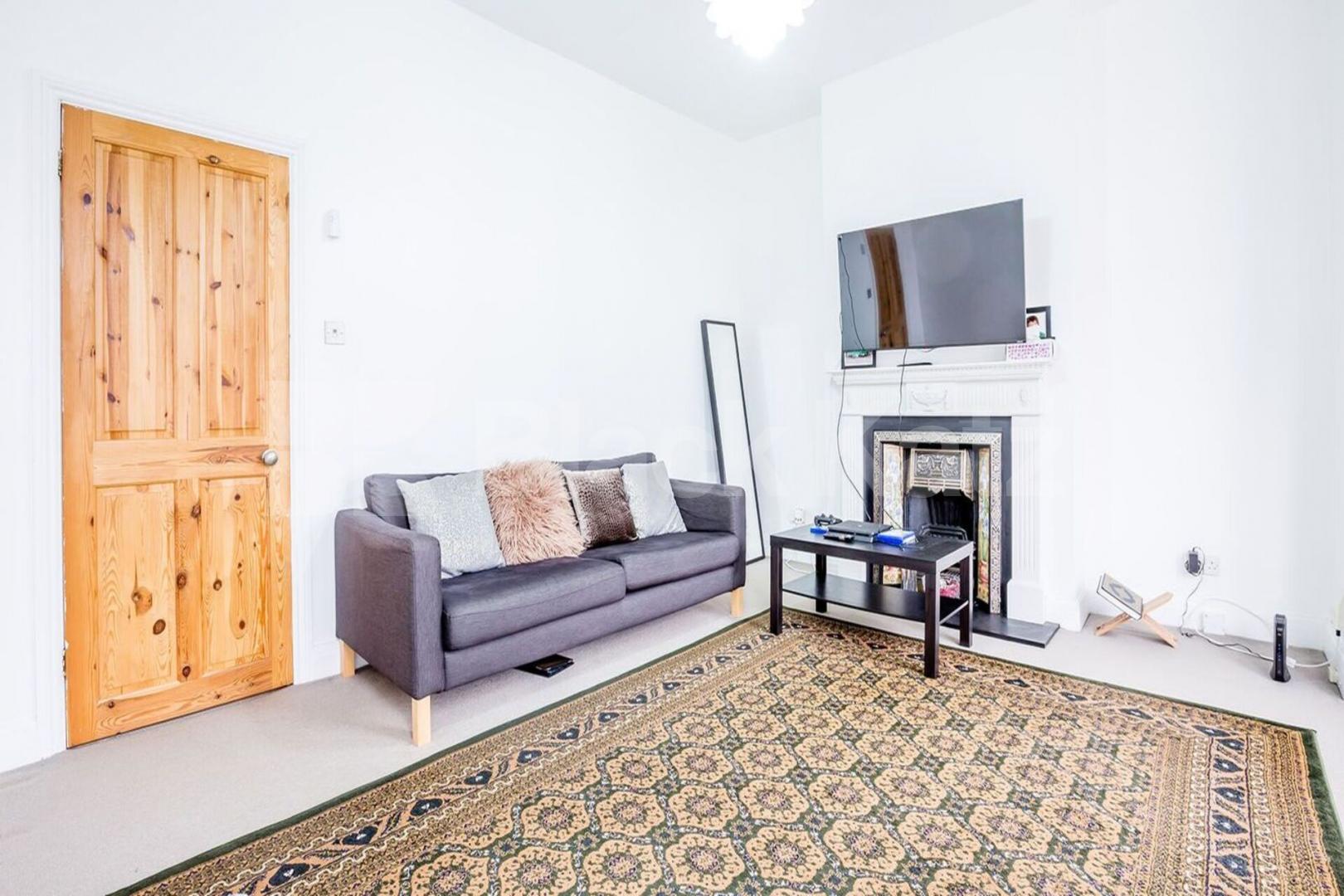 Cosy one bedroom property located close to Turnpike Lane Harringay Road, Harringay