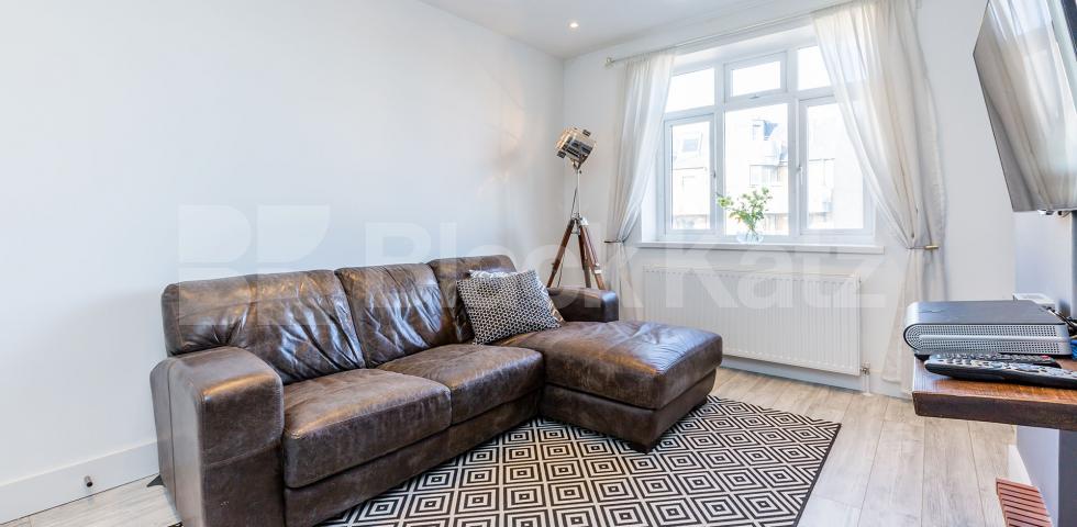 			STUNNING 2 BEDROOM FLAT IN A MANSION BLOCK BY ANGEL TUBE STATION, 2 Bedroom, 1 bath, 1 reception Flat			 Pentonville Road, ANGEL-ISLINGTON-KING'S CROSS