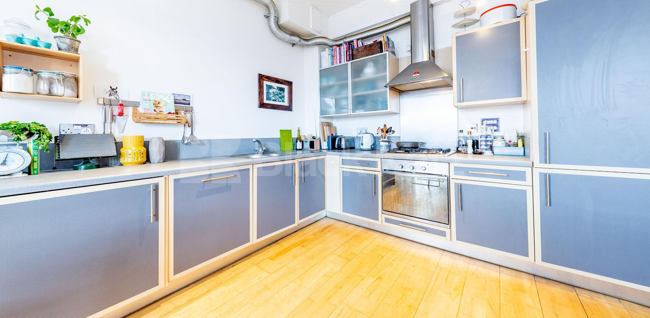 			WAREHOUSE CONVERSION, 2 Bedroom, 1 bath, 1 reception Flat			 Dove Road, ISLINGTON/CANONBURY