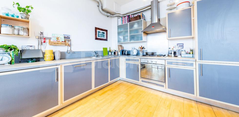 			WAREHOUSE CONVERSION, 2 Bedroom, 1 bath, 1 reception Flat			 Dove Road, ISLINGTON/CANONBURY