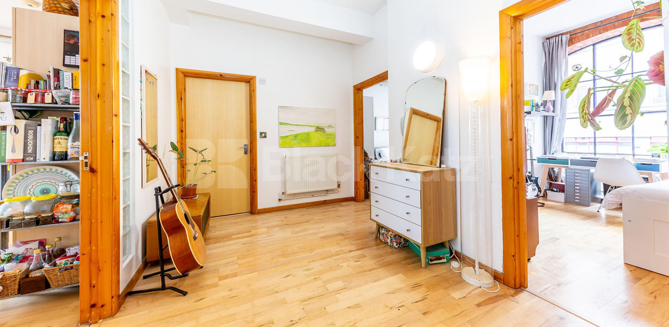 			2 BED WAREHOUSE CONVERTION, 2 Bedroom, 1 bath, 1 reception Apartment			 Dove Road, CANONBURY-ISLINGTON