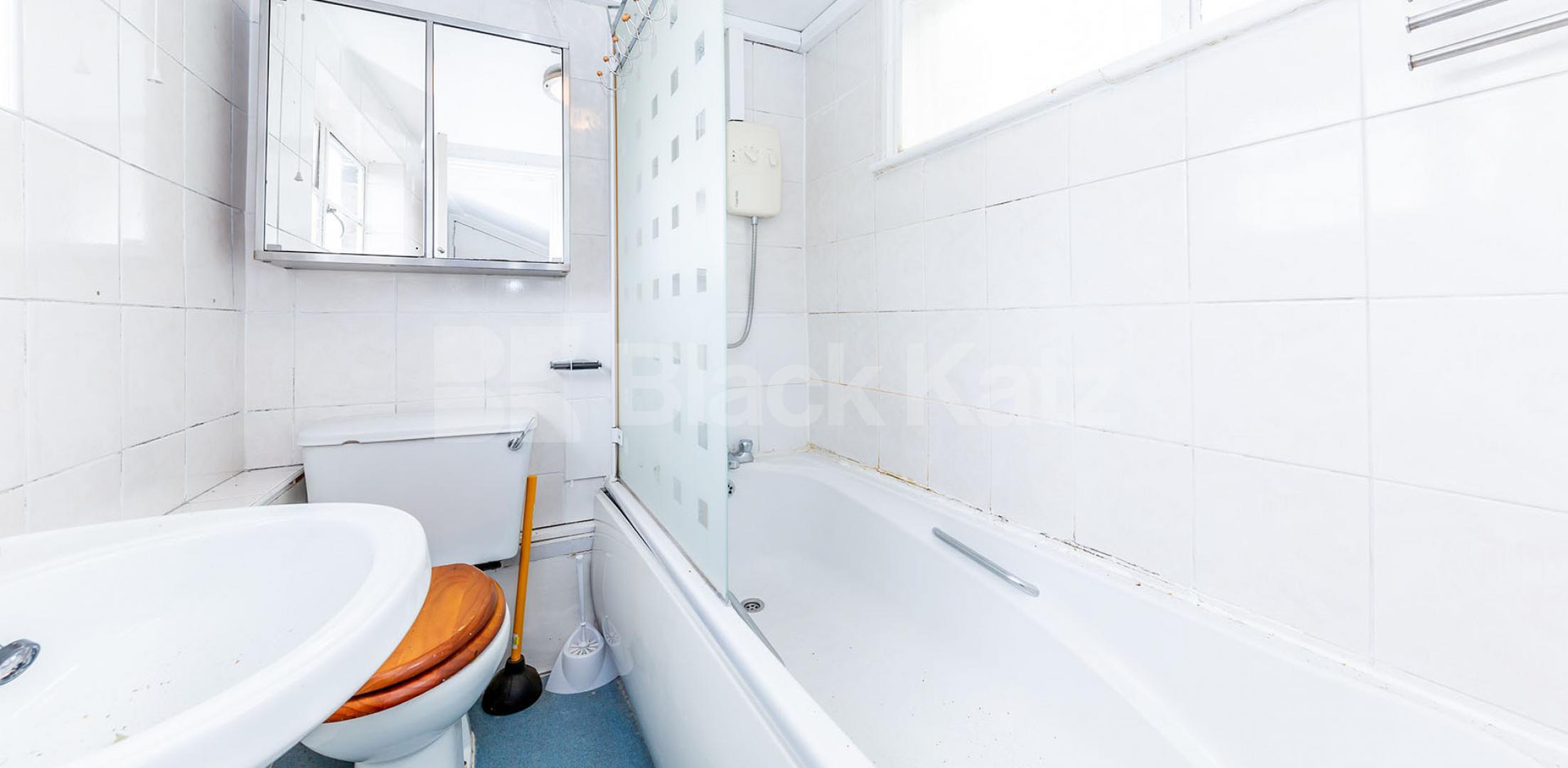 			Stunning !!!!!, 2 Bedroom, 1 bath, 1 reception Apartment			 Evershot road, Finsbury park /Stroud green