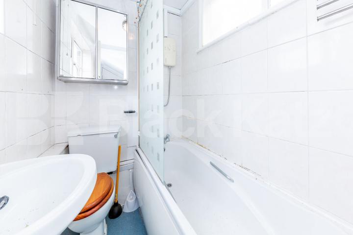 beautiful period conversion located on a highly sought after area Englefield Road, De Beauvoir Town