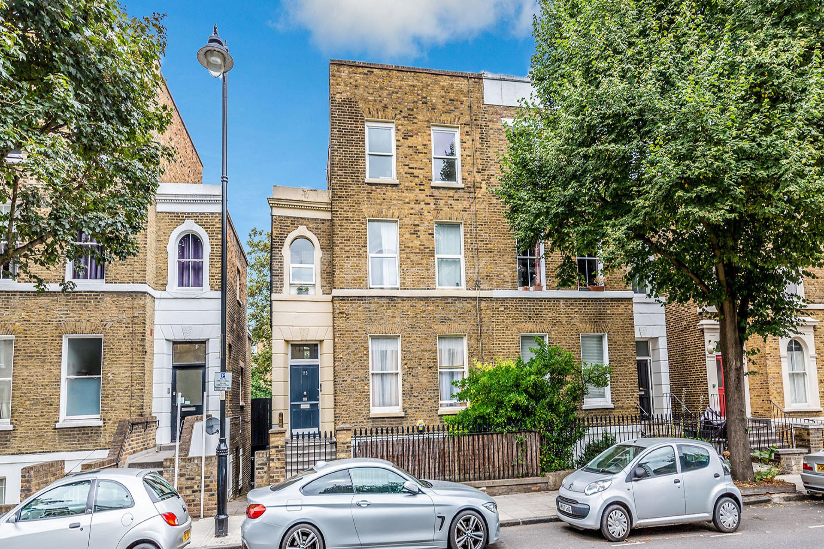 spacious 2 bedroom property located within a beautiful period conversion  Englefield Road, De Beauvoir Town N1