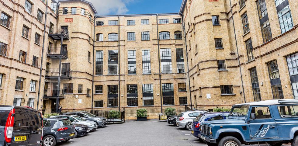 			STUNNING 2 BEDROOM WAREHOUSE APARTMENT, 2 Bedroom, 1 bath, 1 reception Flat			 SPRINGFIELD HOUSE LOFTS-TYSSEN STREET, DALSTON-HAGGERSTON-SHOREDITCH