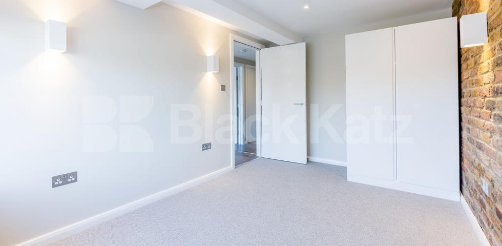 			WAREHOUSE CONVERSION IN ANGEL-OLD STREET-SHOREDITCH, 3 Bedroom, 1 bath, 1 reception Flat			 EAGLE HOUSE-EAGLE WHARF ROAD, ANGEL-OLD STREET-SHOREDITCH