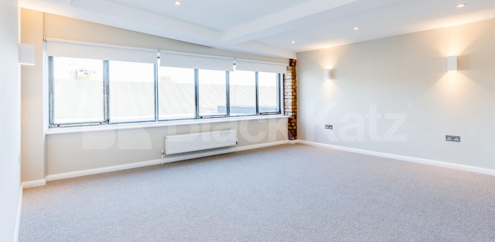 			WAREHOUSE CONVERSION IN ANGEL-OLD STREET-SHOREDITCH, 3 Bedroom, 1 bath, 1 reception Flat			 EAGLE HOUSE-EAGLE WHARF ROAD, ANGEL-OLD STREET-SHOREDITCH