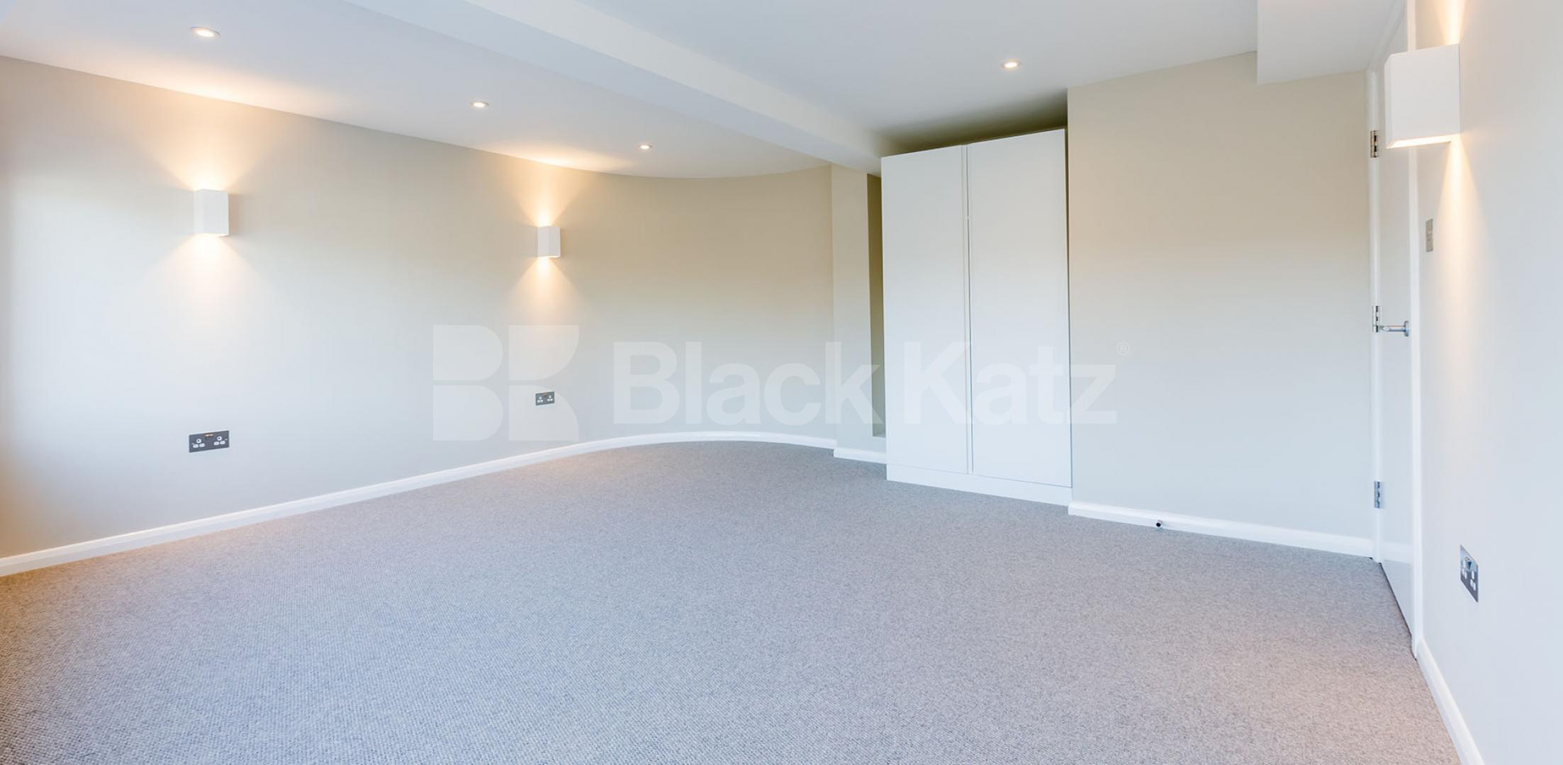 			WAREHOUSE CONVERSION IN ANGEL-OLD STREET-SHOREDITCH, 3 Bedroom, 1 bath, 1 reception Flat			 EAGLE HOUSE-EAGLE WHARF ROAD, ANGEL-OLD STREET-SHOREDITCH