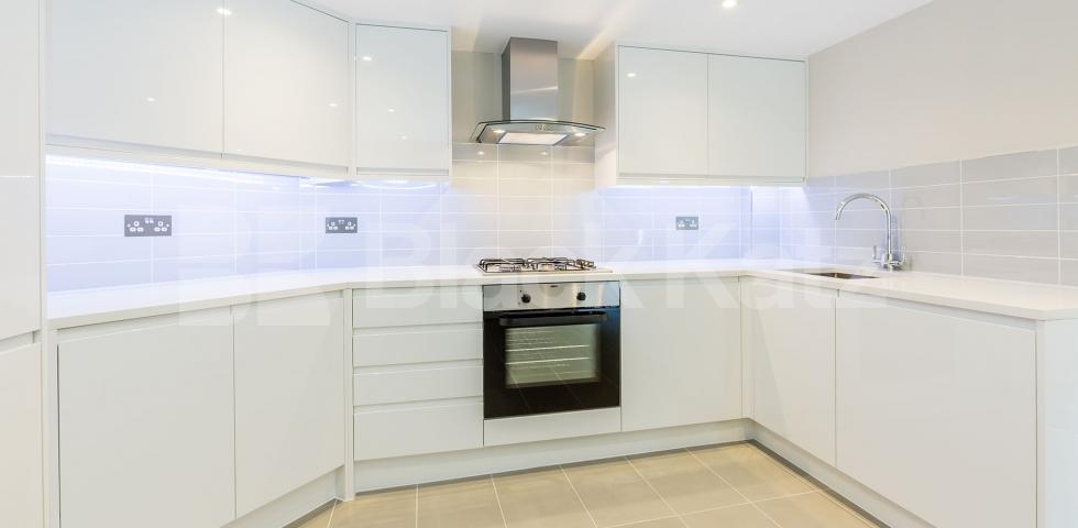 			WAREHOUSE CONVERSION IN ANGEL-OLD STREET-SHOREDITCH, 3 Bedroom, 1 bath, 1 reception Flat			 EAGLE HOUSE-EAGLE WHARF ROAD, ANGEL-OLD STREET-SHOREDITCH