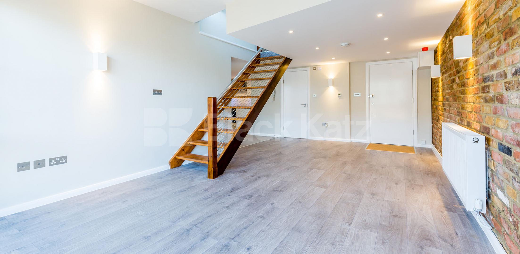 			WAREHOUSE CONVERSION IN ANGEL-OLD STREET-SHOREDITCH, 3 Bedroom, 1 bath, 1 reception Flat			 EAGLE HOUSE-EAGLE WHARF ROAD, ANGEL-OLD STREET-SHOREDITCH