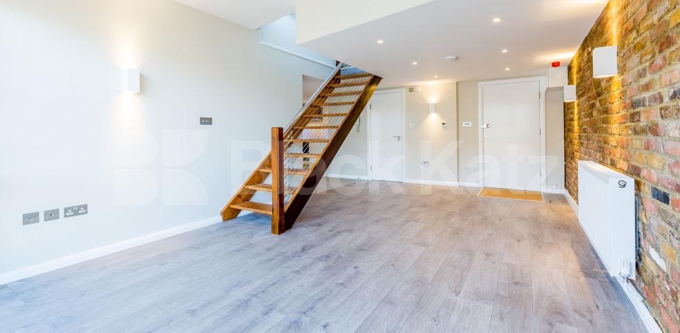 			WAREHOUSE CONVERSION IN ANGEL-OLD STREET-SHOREDITCH, 3 Bedroom, 1 bath, 1 reception Flat			 EAGLE HOUSE-EAGLE WHARF ROAD, ANGEL-OLD STREET-SHOREDITCH