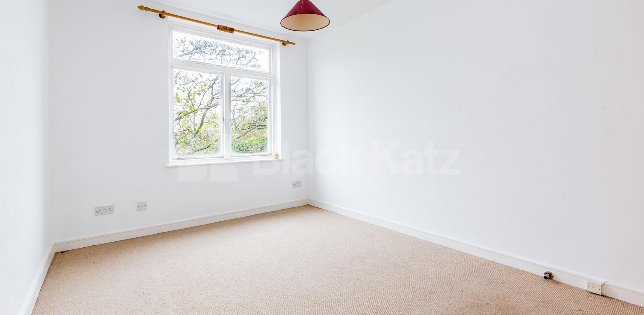 			NEW INSTRUCTION!, 1 Bedroom, 1 bath, 1 reception Flat			 Pratt Street, CAMDEN