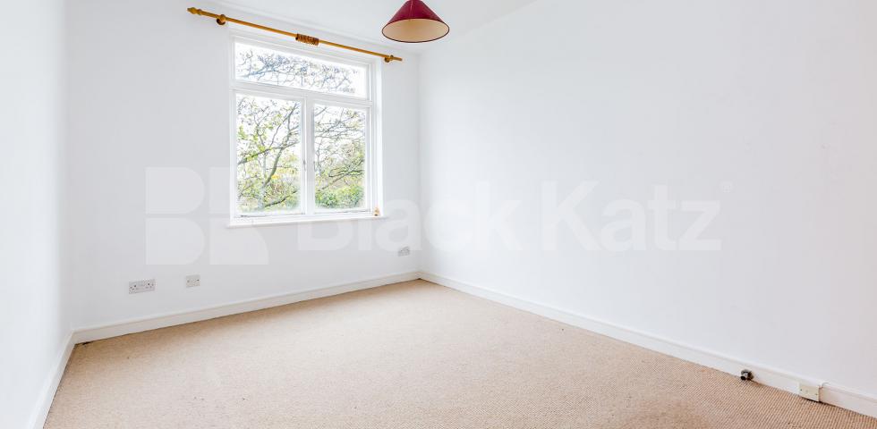			NEW INSTRUCTION!, 1 Bedroom, 1 bath, 1 reception Flat			 Pratt Street, CAMDEN