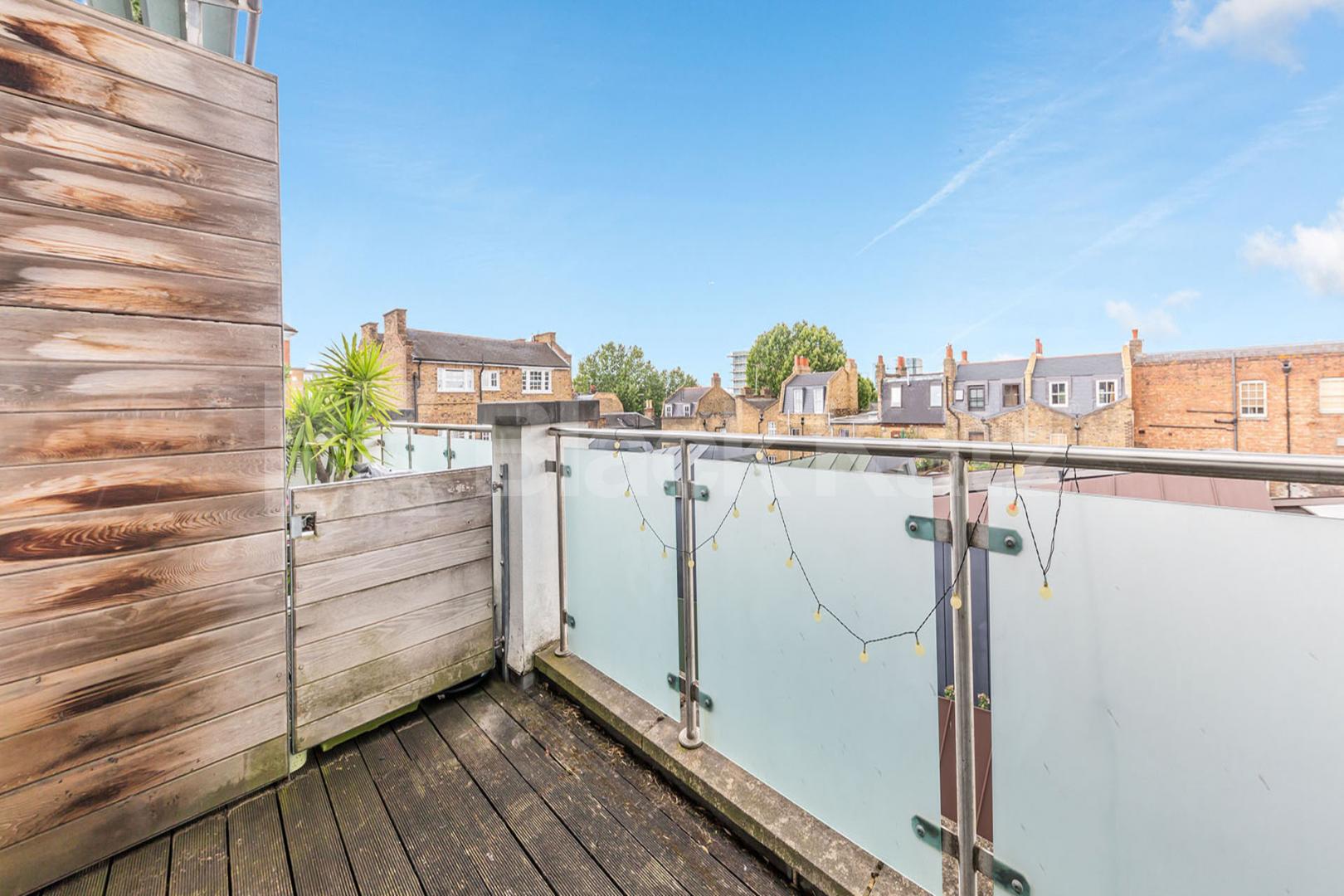 A beautiful Split level 1 bedroom with terrace in the heart of Angel Godson Street, Angel