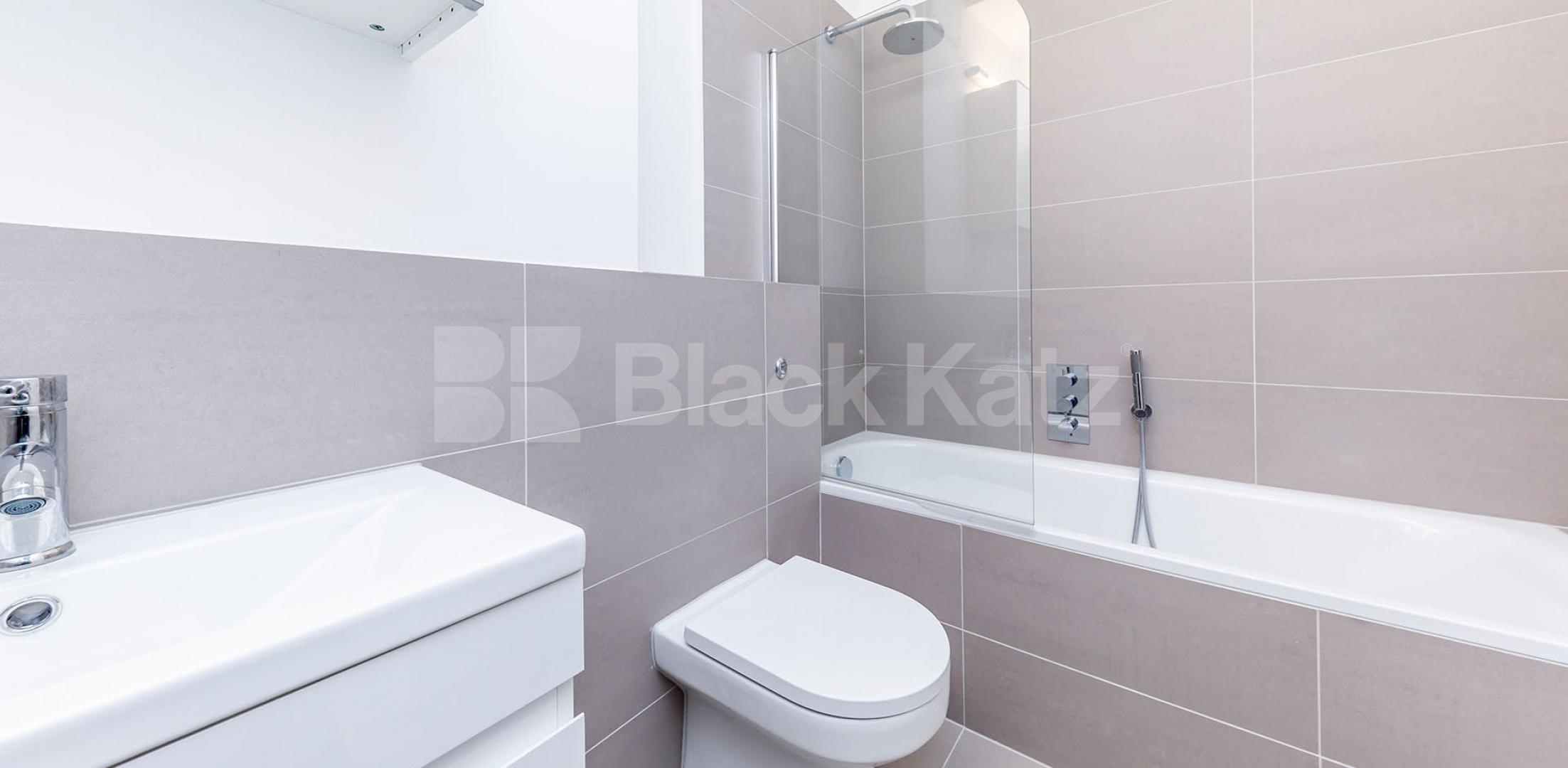 			SPACIOUS THREE BEDROOM LIVE/WORK WAREHOUSE CONVERSION, 3 Bedroom, 1 bath, 1 reception Flat			 GROVE HOUSE-TUDOR ROAD, HACKNEY-BETHNAL GREEN-LONDON FIELDS