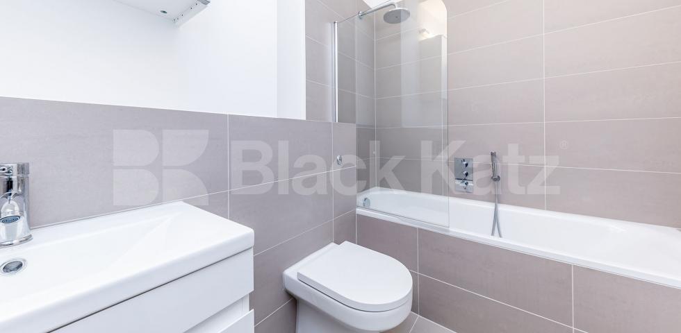 			NEWLY REFURBISHED SPACIOUS THREE BEDROOM , 3 Bedroom, 1 bath, 1 reception Flat			 GROVE HOUSE-TUDOR ROAD, HACKNEY-BETHNAL GREEN-LONDON FIELDS