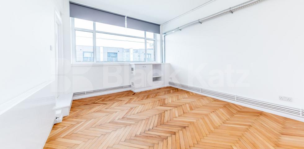 			NEWLY REFURBISHED SPACIOUS THREE BEDROOM , 3 Bedroom, 1 bath, 1 reception Flat			 GROVE HOUSE-TUDOR ROAD, HACKNEY-BETHNAL GREEN-LONDON FIELDS