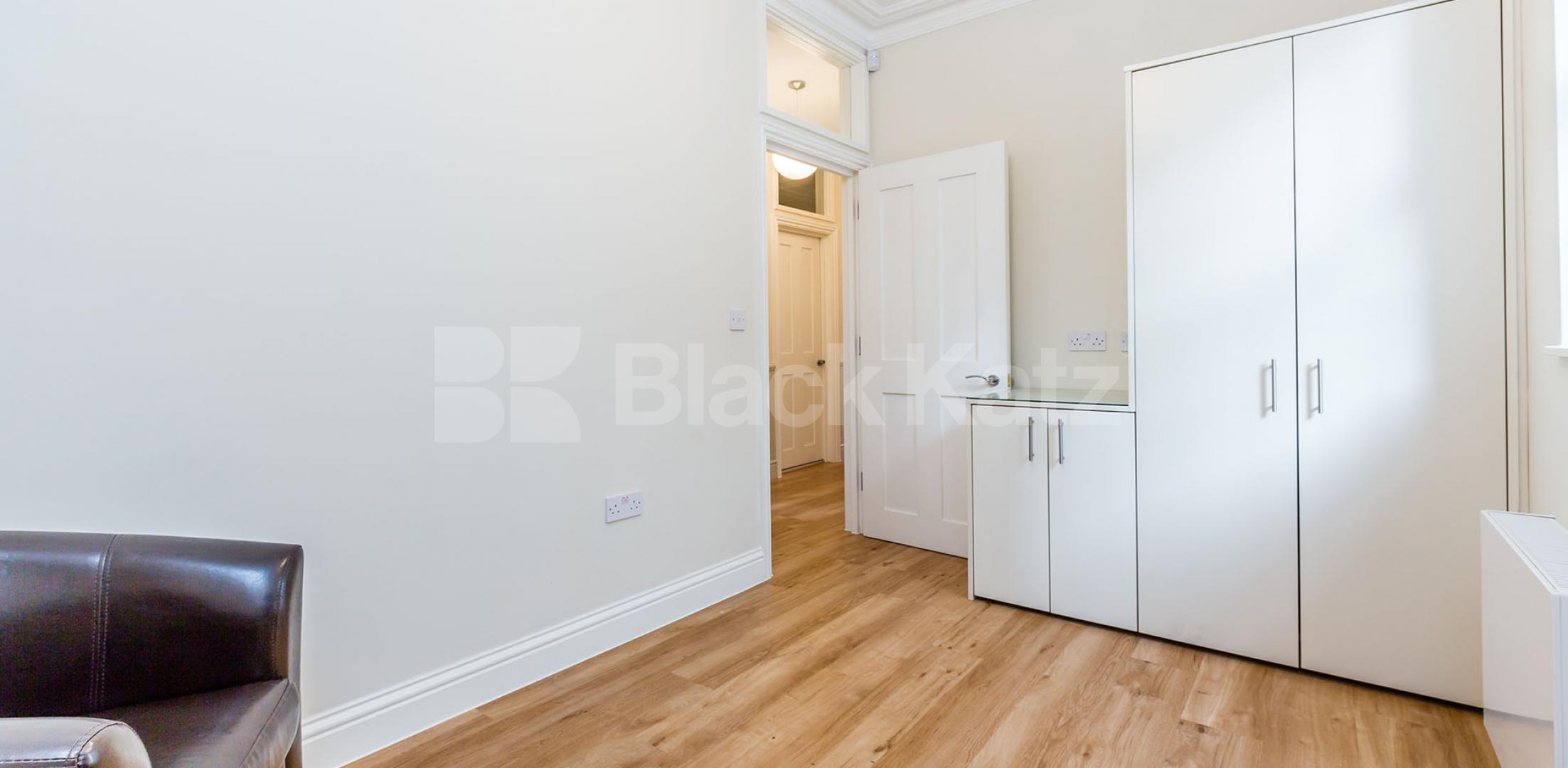 			NEW INSTRUCTION!, 2 Bedroom, 1 bath, 1 reception Apartment			 Liverpool Road, BARNSBURY-ANGEL-HIGHBURY
