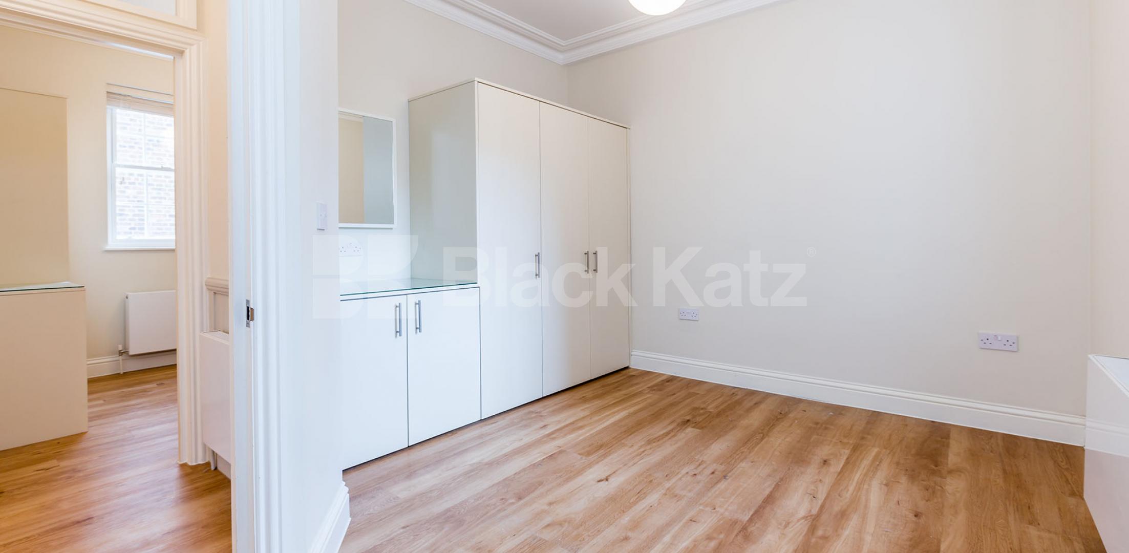 			NEW INSTRUCTION!, 2 Bedroom, 1 bath, 1 reception Apartment			 Liverpool Road, BARNSBURY-ANGEL-HIGHBURY