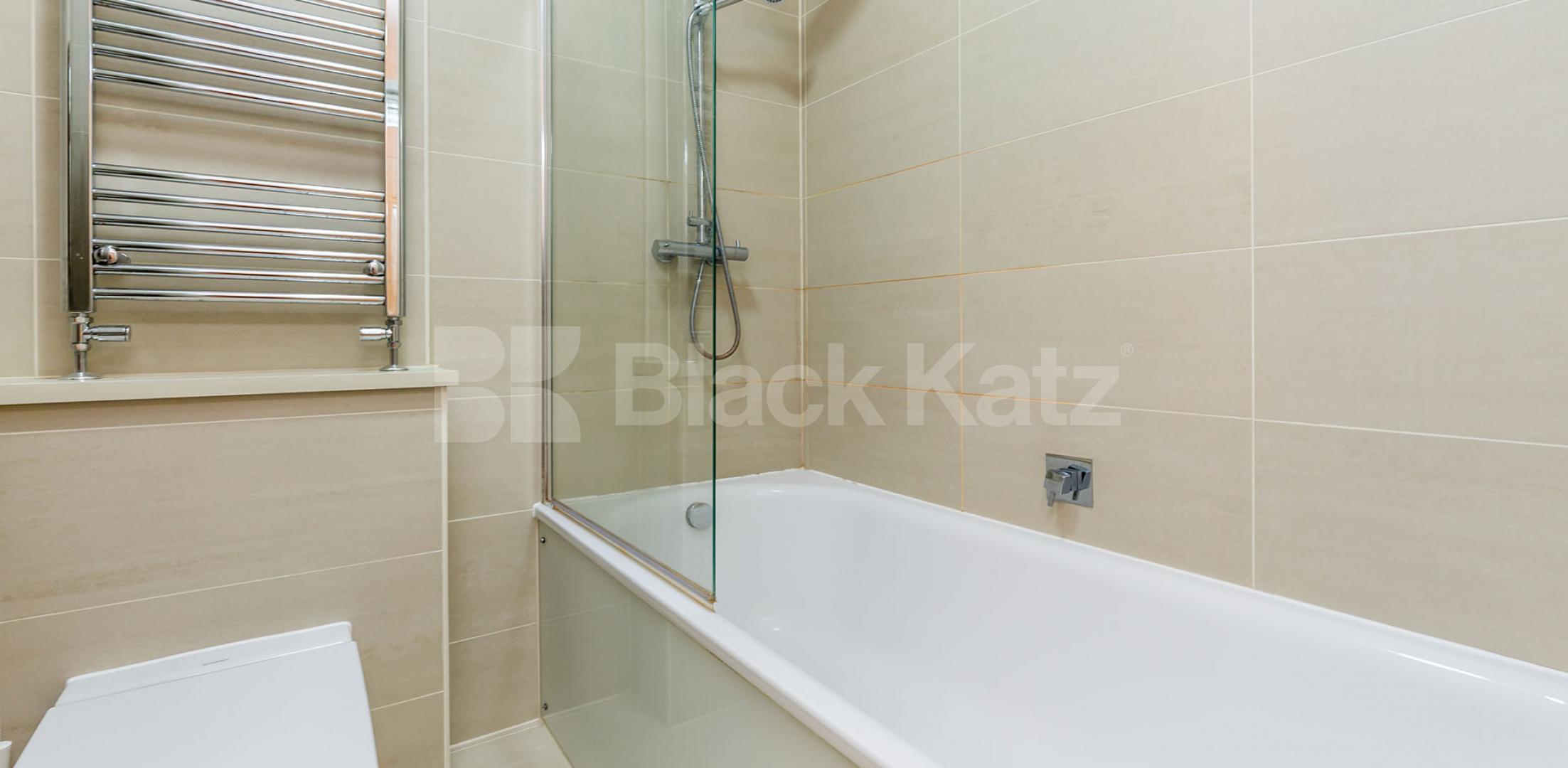 			NEW INSTRUCTION!, 2 Bedroom, 1 bath, 1 reception Apartment			 Liverpool Road, BARNSBURY-ANGEL-HIGHBURY