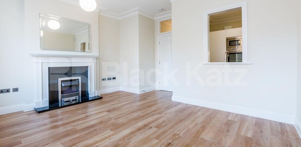 			NEW INSTRUCTION!, 2 Bedroom, 1 bath, 1 reception Apartment			 Liverpool Road, BARNSBURY-ANGEL-HIGHBURY