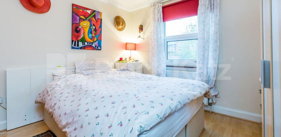 			Stunning 2 Bedroom, 2 Bathroom Split Level Flat!, 2 Bedroom, 1 bath, 1 reception Flat			 Parkhurst Road, BOUNDS GREEN
