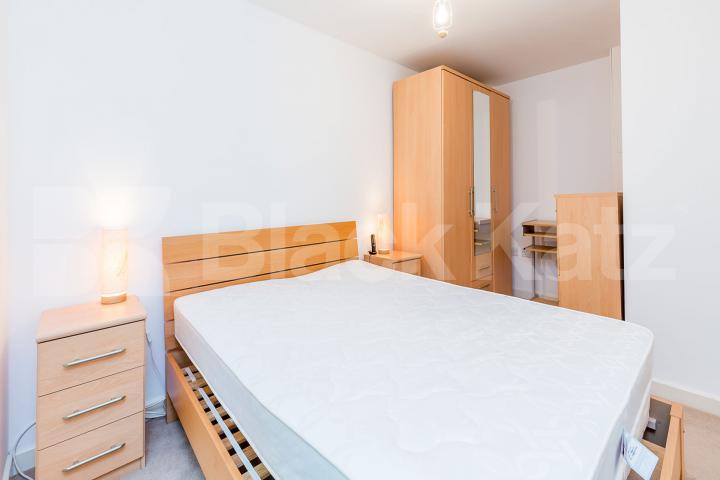 1 bedroom apartment located within a gated development with a balcony Oakleigh Court Murray Grove  , Hoxton / Shoreditch / Old Street