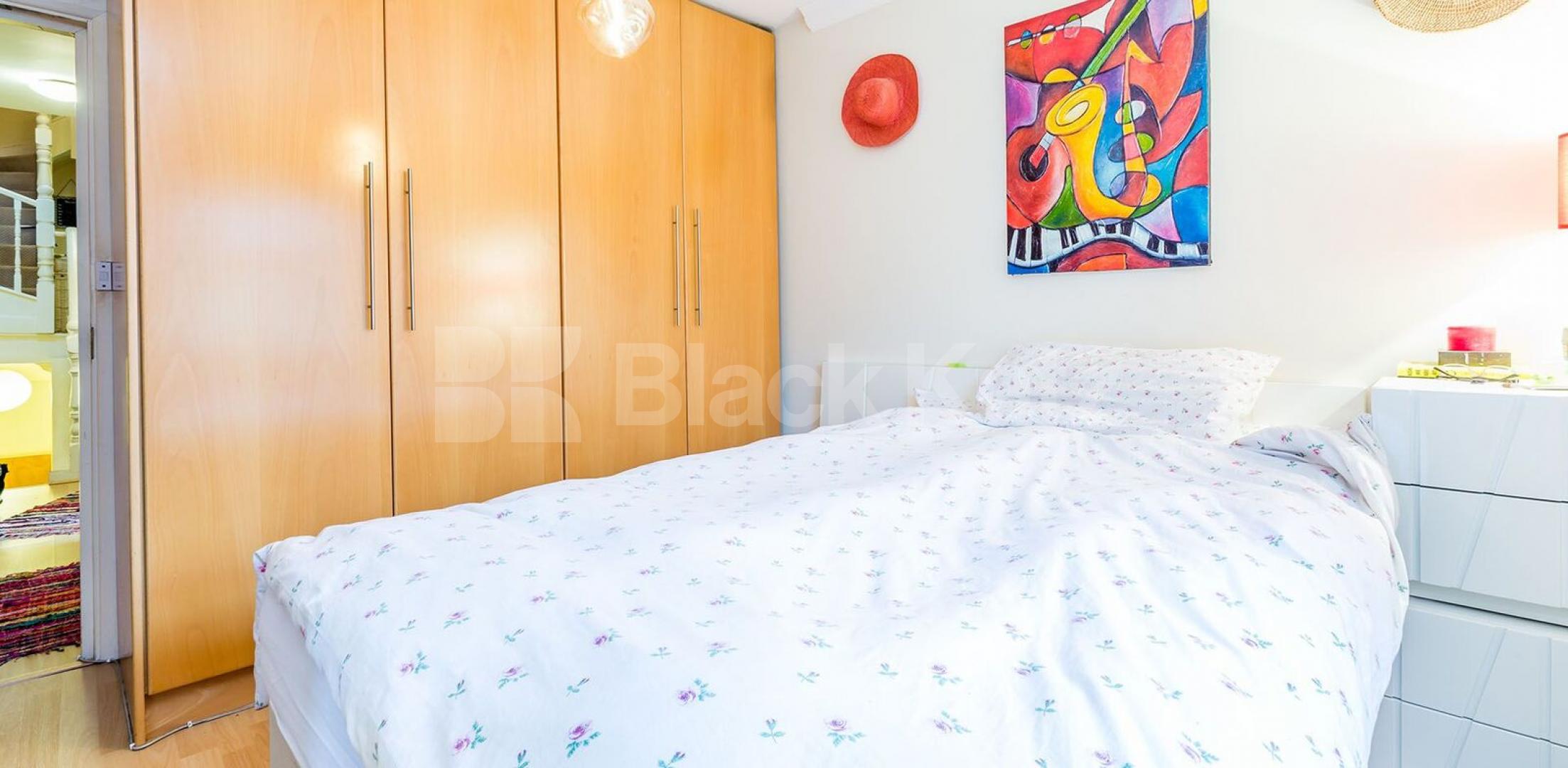 			Stunning 2 Bedroom, 2 Bathroom Split Level Flat!, 2 Bedroom, 1 bath, 1 reception Flat			 Parkhurst Road, BOUNDS GREEN