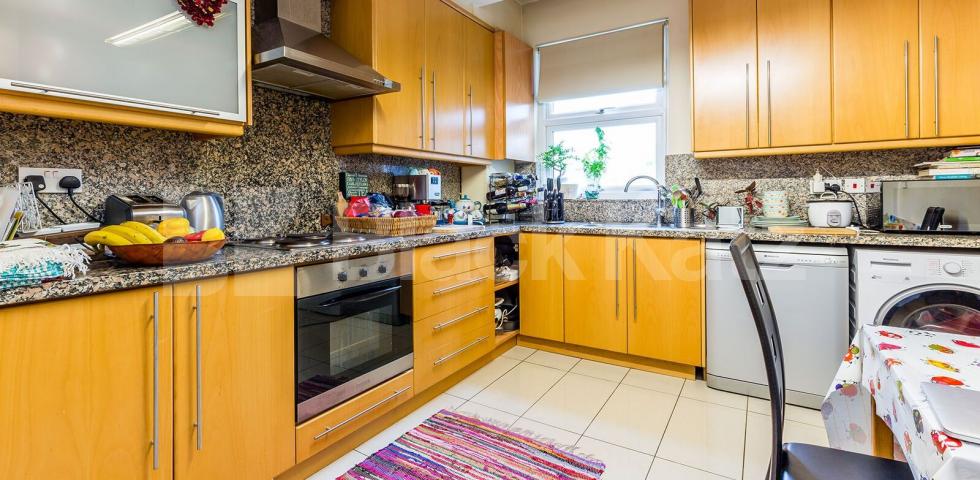 			Stunning 2 Bedroom, 2 Bathroom Split Level Flat!, 2 Bedroom, 1 bath, 1 reception Flat			 Parkhurst Road, BOUNDS GREEN