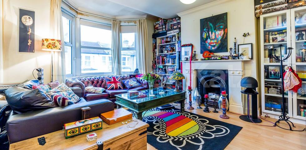 			Stunning 2 Bedroom, 2 Bathroom Split Level Flat!, 2 Bedroom, 1 bath, 1 reception Flat			 Parkhurst Road, BOUNDS GREEN