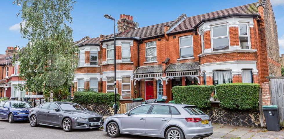 			2 Bedroom, 1 bath, 1 reception Flat			 South View Road, Crouch End/Alexandra Palace