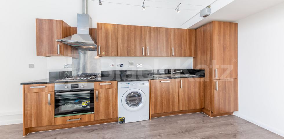 			STUNNING LIVE/WORK WAREHOUSE APARTMENT, 2 Bedroom, 1 bath, 1 reception Flat			 ABILITY PLAZA-KINGSLAND ROAD, DALSTON/HAGGERSTON