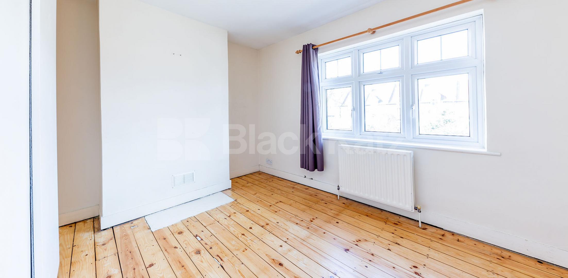 			Charming 2 bedroom cottage close to the tube and shops , 2 Bedroom, 1 bath, 1 reception Terraced House			 Sherwood Terrace, Whetstone