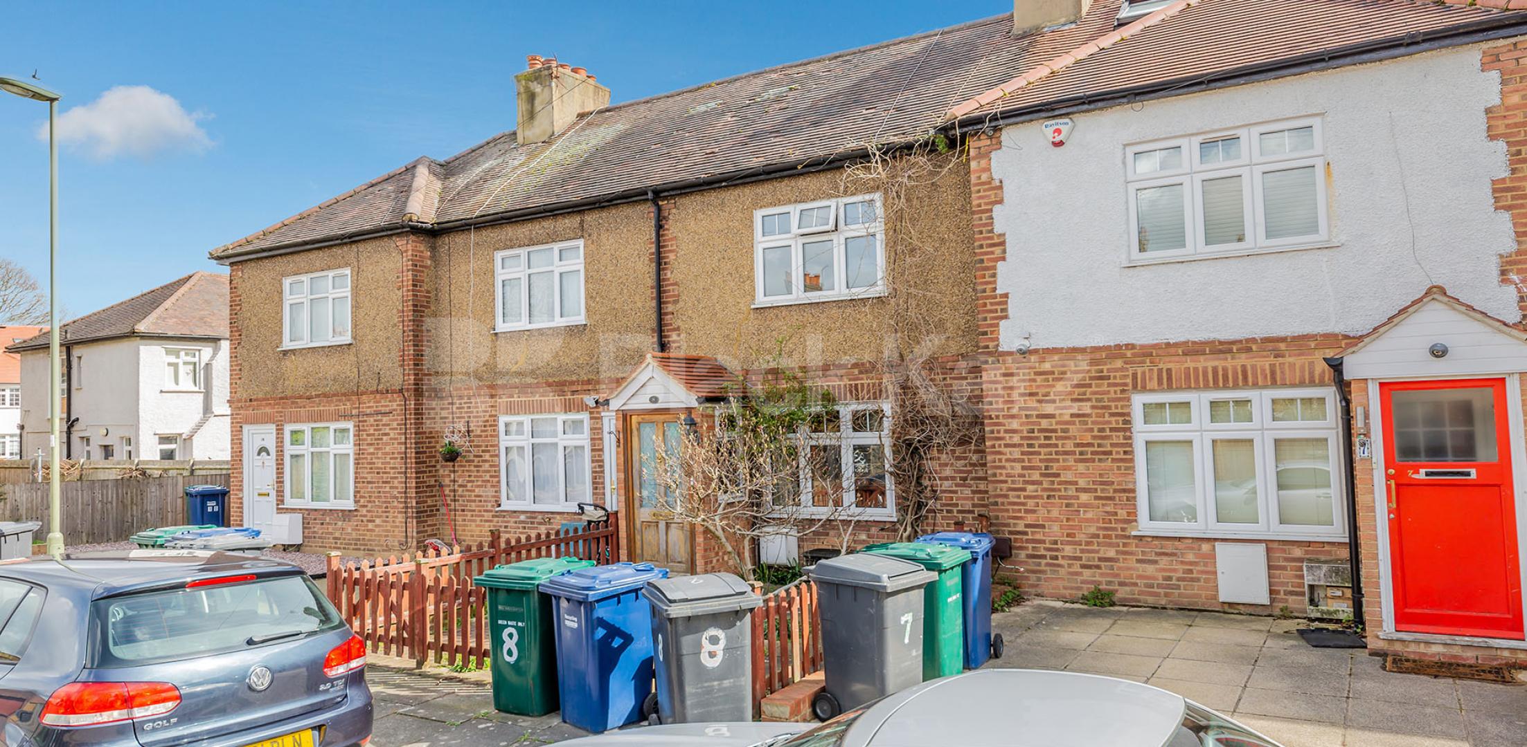			Charming 2 bedroom cottage close to the tube and shops , 2 Bedroom, 1 bath, 1 reception Terraced House			 Sherwood Terrace, Whetstone