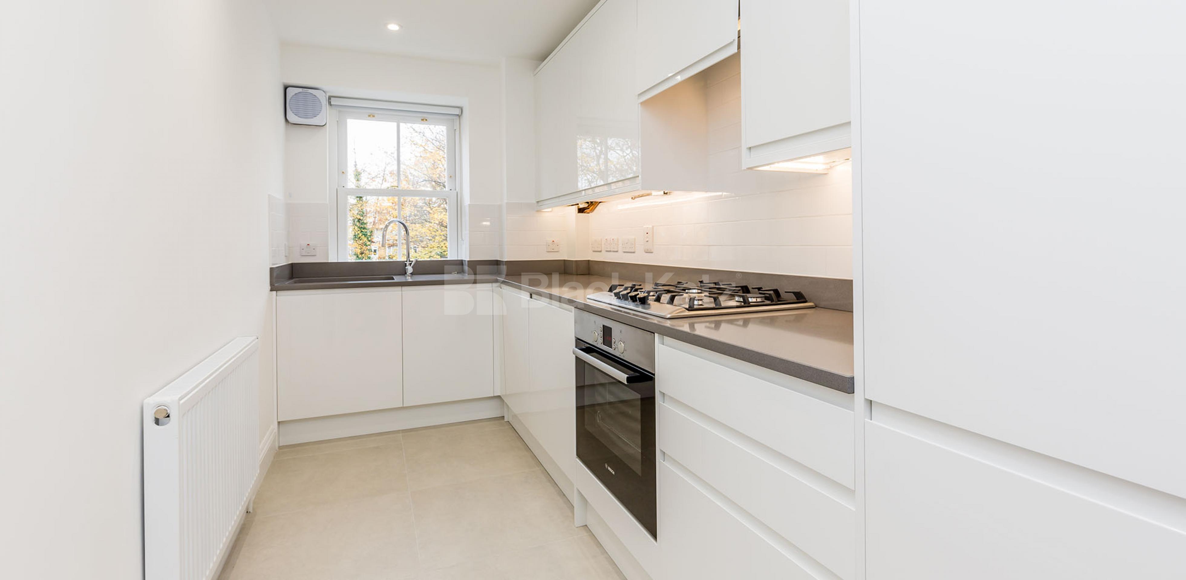 			2 BED GOOD FOR 3 SHARERS OFF CAMDEN ROAD!, 3 Bedroom, 2 bath, 1 reception Flat			 York Way, CAMDEN-ISLINGTON-KING'S CROSS N7