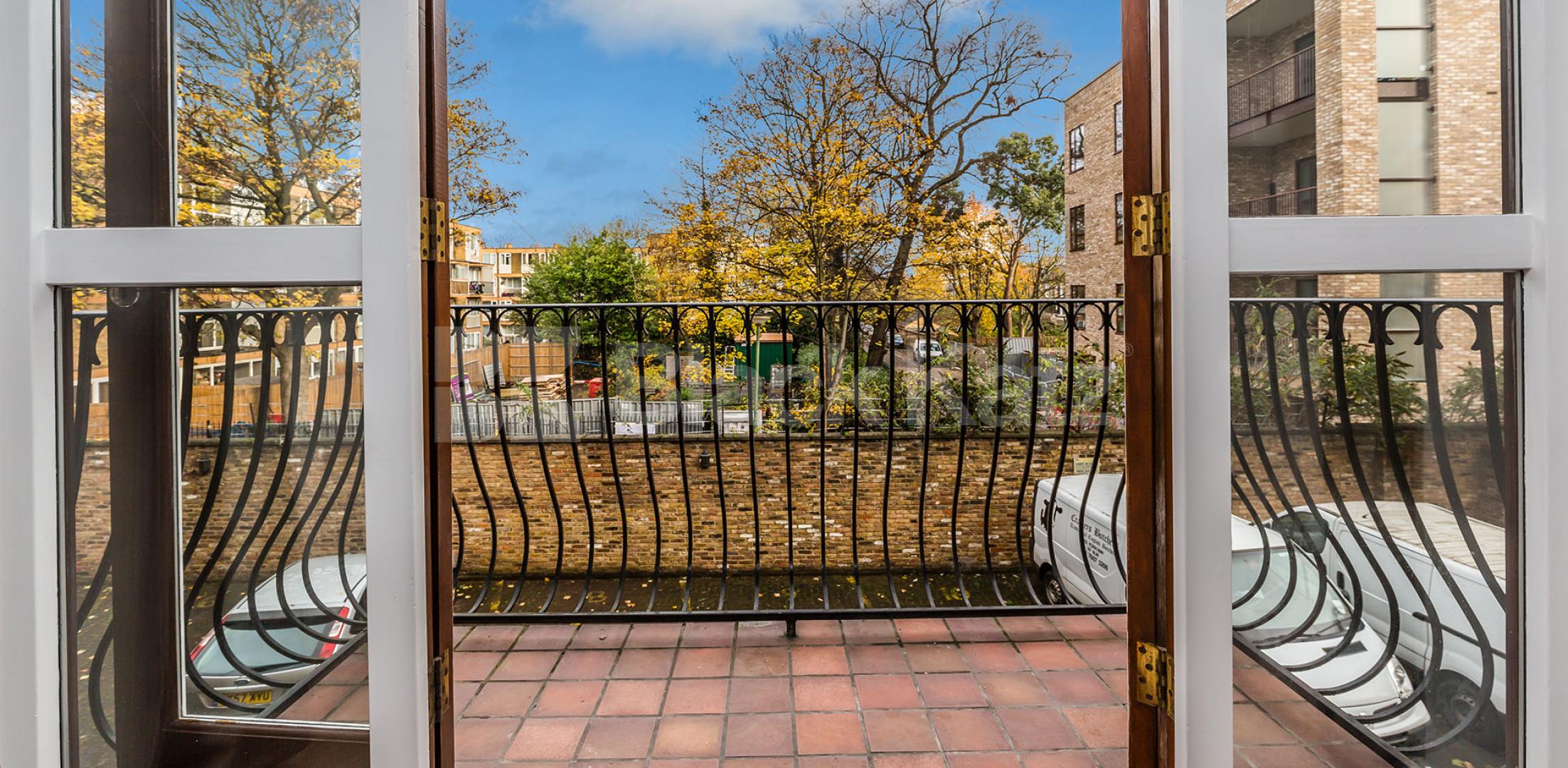 			2 BED GOOD FOR 3 SHARERS OFF CAMDEN ROAD!, 2 Bedroom, 1 bath, 1 reception Flat			 York Way, CAMDEN-ISLINGTON-KINGS CROSS