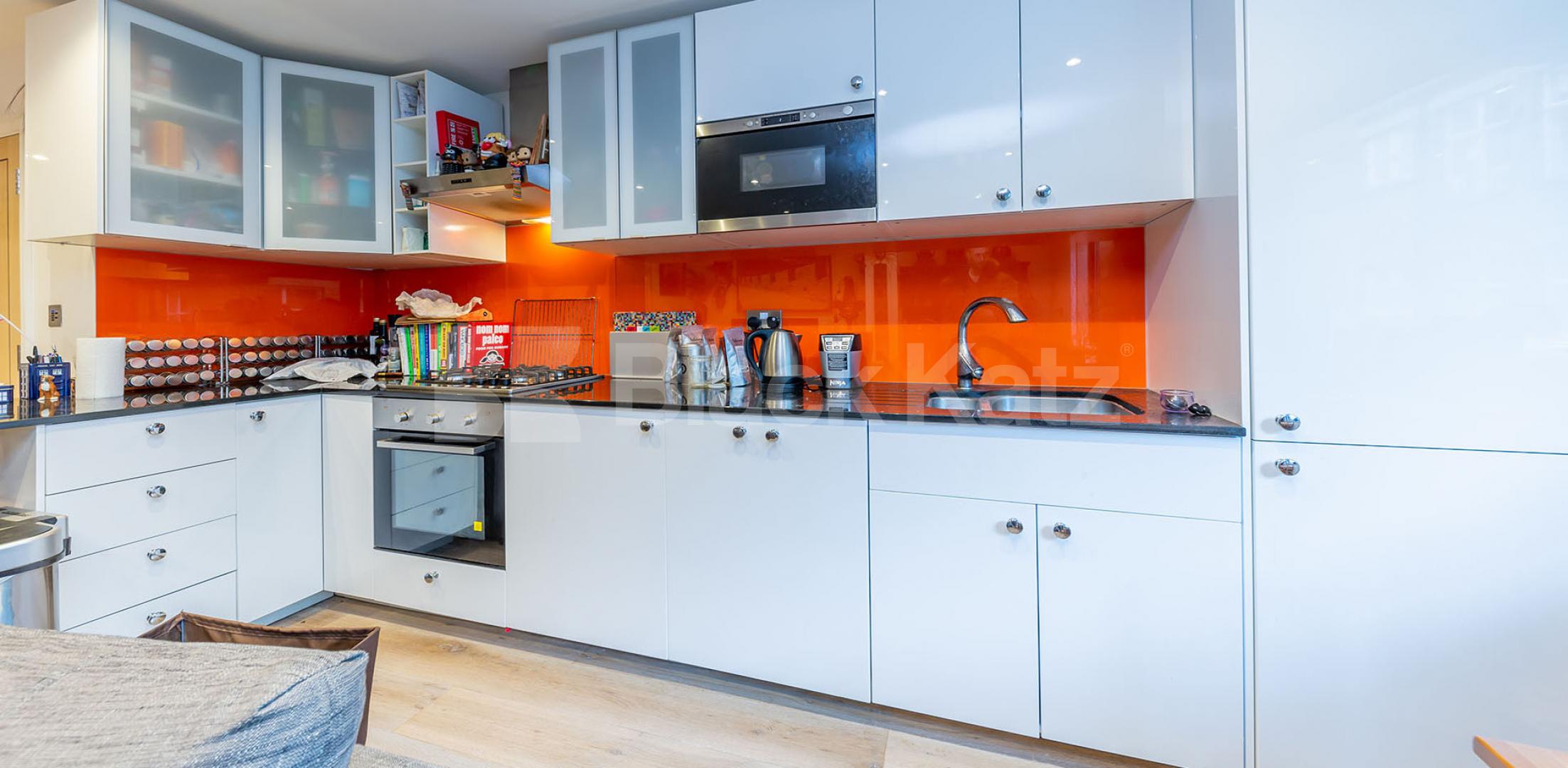 			STUNNING NEW 2 BEDROOM SPLIT LEVEL APARTMENT WITH PRIVATE TERRACE, 2 Bedroom, 1 bath, 1 reception Flat			 Baron Street , ANGEL-ISLINGTON 