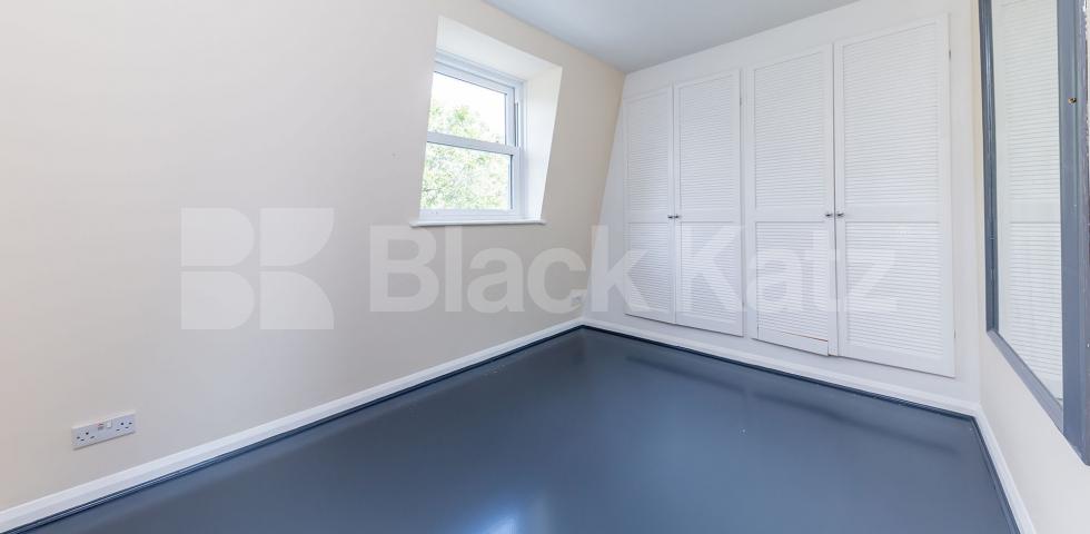 			REFURBISHED ONE BED WITH TERRACE, 1 Bedroom, 1 bath, 1 reception Apartment			 Dalston Lane E8, HACKNEY DOWNS / HACKNEY CENTRAL